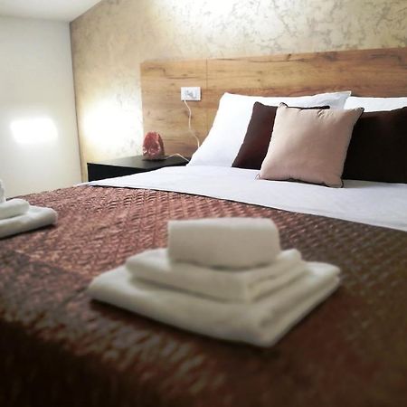 Apartment Venus 13 Ровин Екстериор снимка
